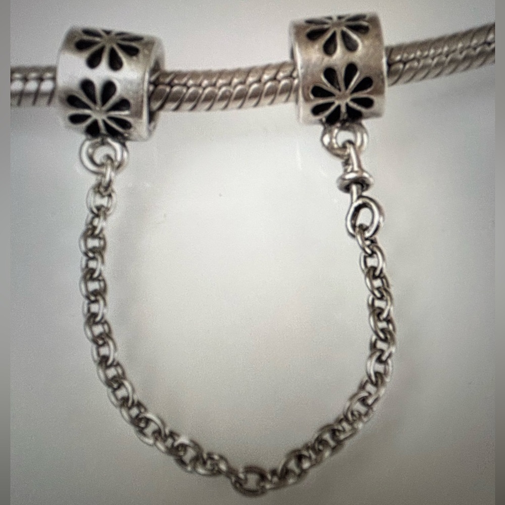 Pandora Silver Safety Chain Charm - Picture 2 of 9